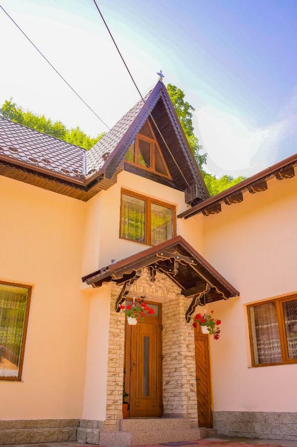 Pensiunea La Cernat Şugag Exterior foto