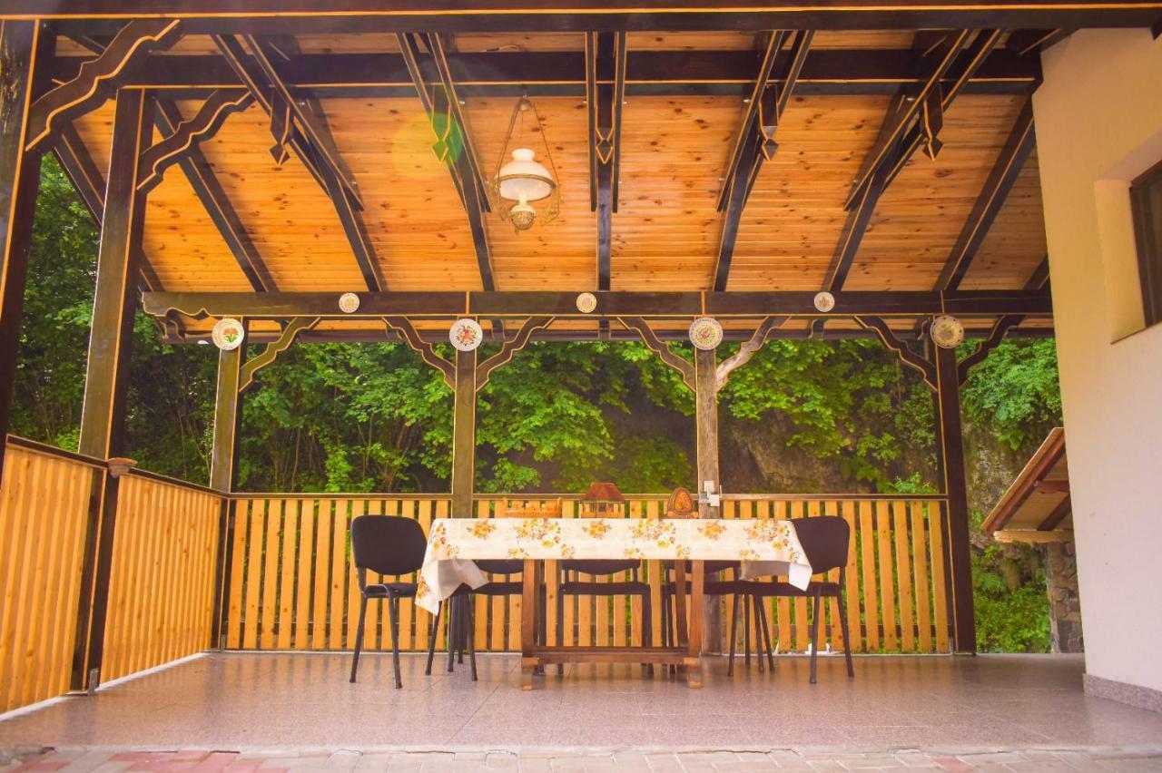Pensiunea La Cernat Şugag Exterior foto