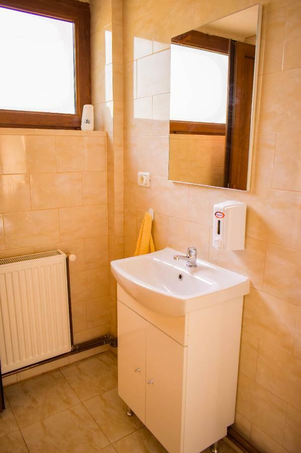 Pensiunea La Cernat Şugag Exterior foto